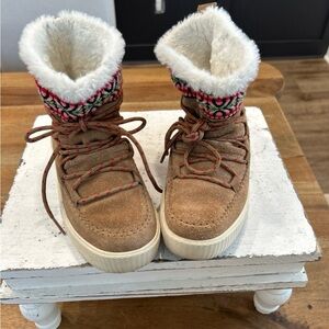 Toms Alpine Boots / Booties with Colorful Knit Trim